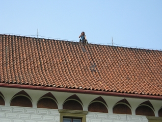 Oprava zámecké střechy (29.4.2006)